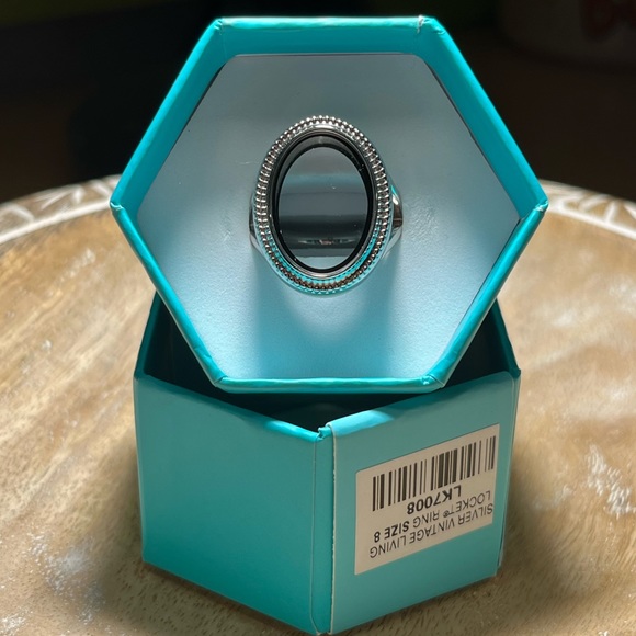 Origami Owl Silver Vintage Living Locket Ring - Size 8 - Picture 13 of 14